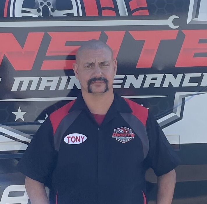 Tony - Mechanic and Safety Leader at Onsite Auto Maintenance with over 20 years of experience in fleet vehicle maintenance and safety