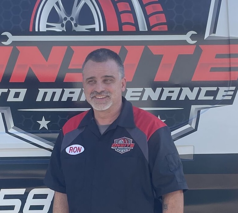 Ron - Mechanic Supervisor at Onsite Auto Maintenance with over 20 years of experience in fleet vehicle maintenance and repair