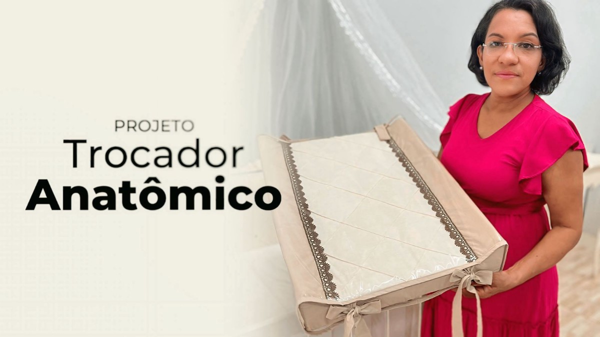 Sueli Gomes com Trocador Anatômico