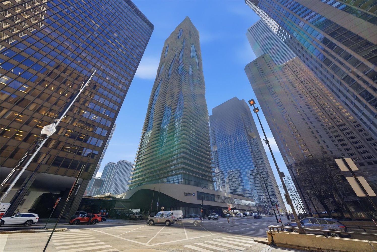 225 North Columbus Drive, Unit 5908