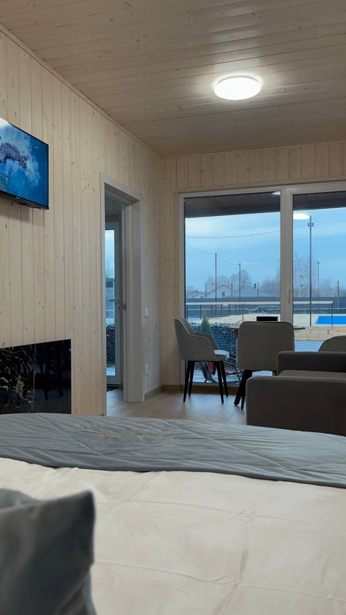 Номер "Люкс" з видом на басейн 4