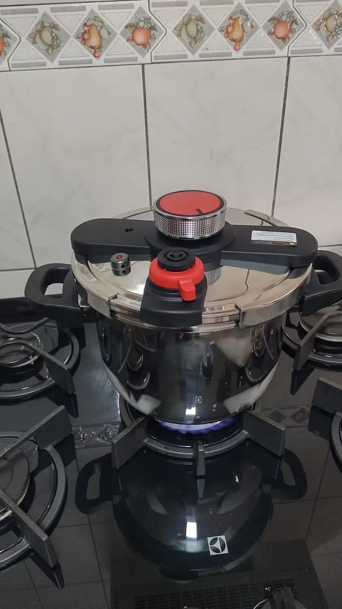 Foto de Juliana Costa com a TurboChef