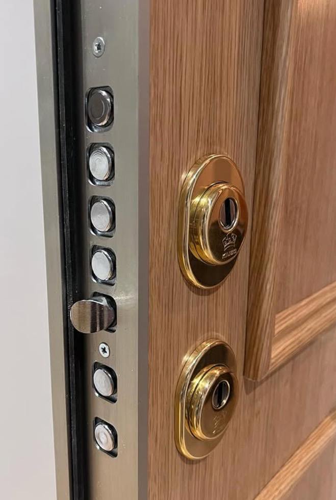 Cerrajero especializado en comunidades de vecinos en Lleida — llave maestra y mantenimiento