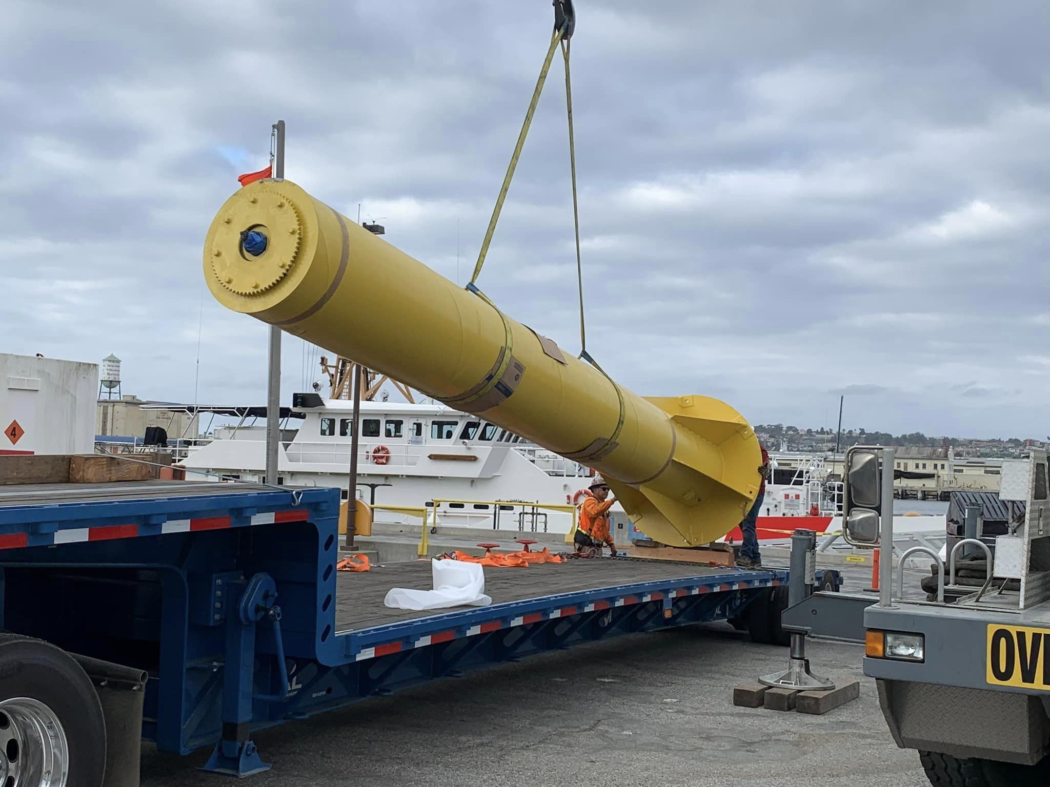 Dustless blasting equipment