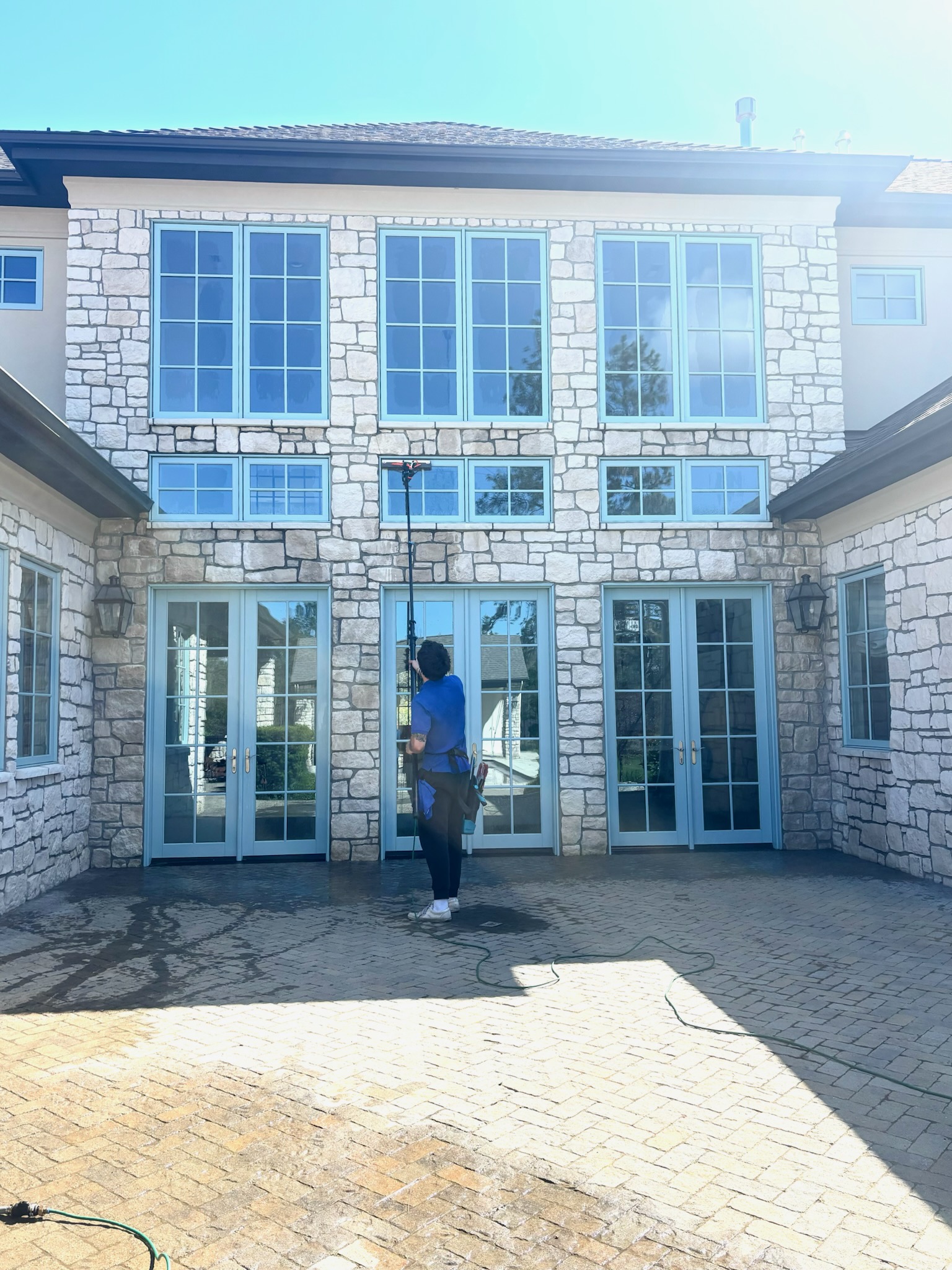 Professional residential home window cleaning service