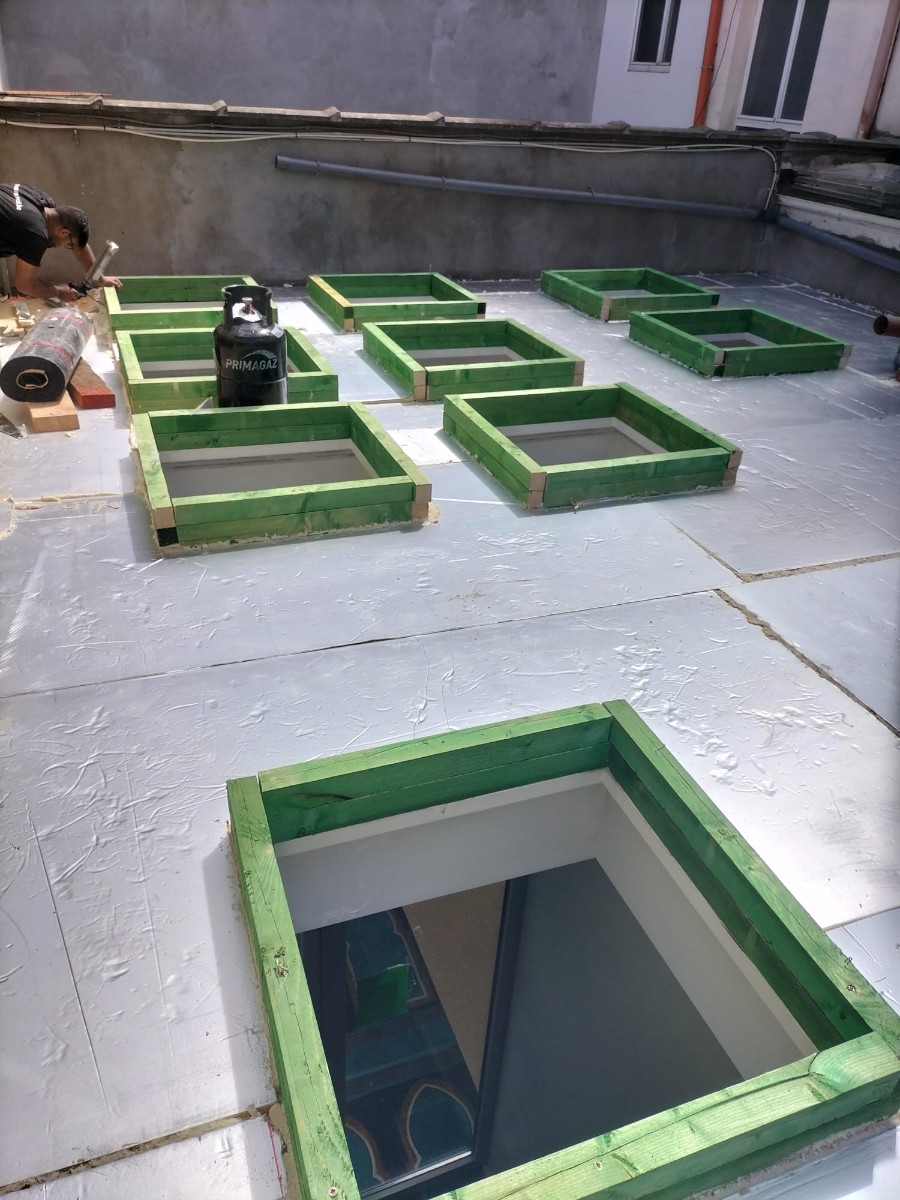 Dakisolatie met groene kaders