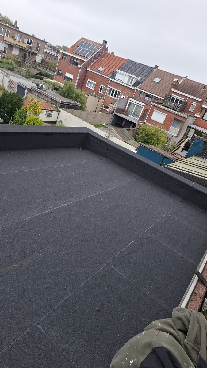 Plat dak afwerking