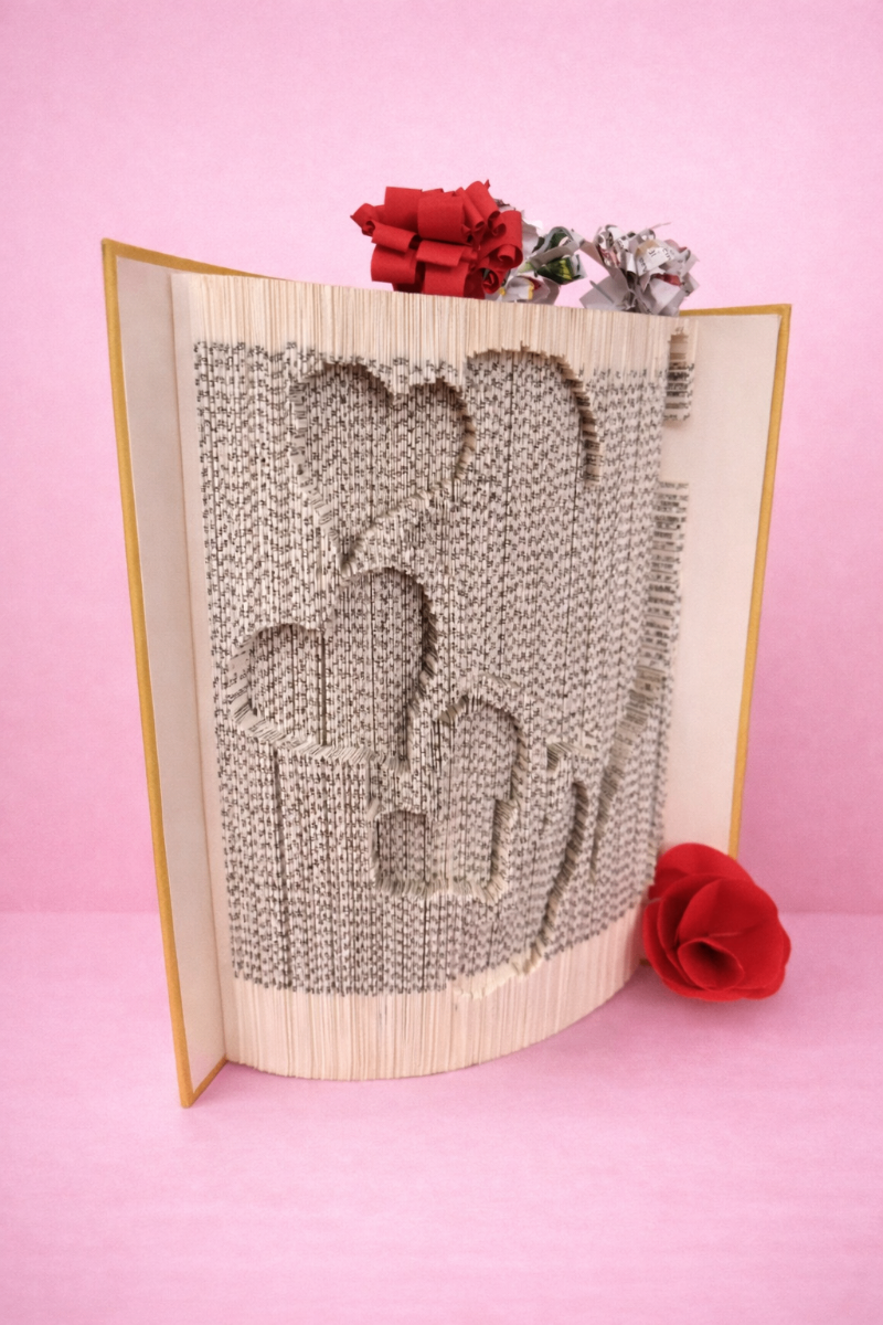 Livre plié "Quatre cœurs"