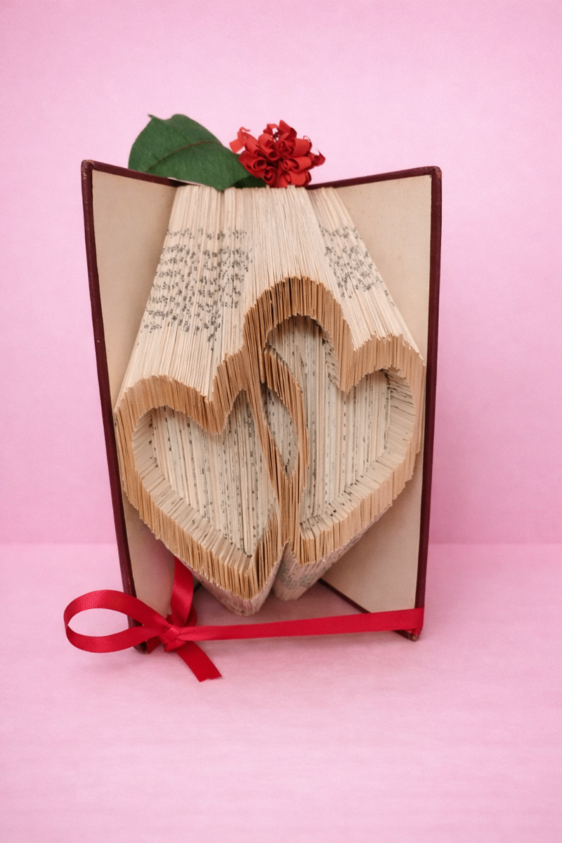 Livre plié "Cœur ruban rouge"