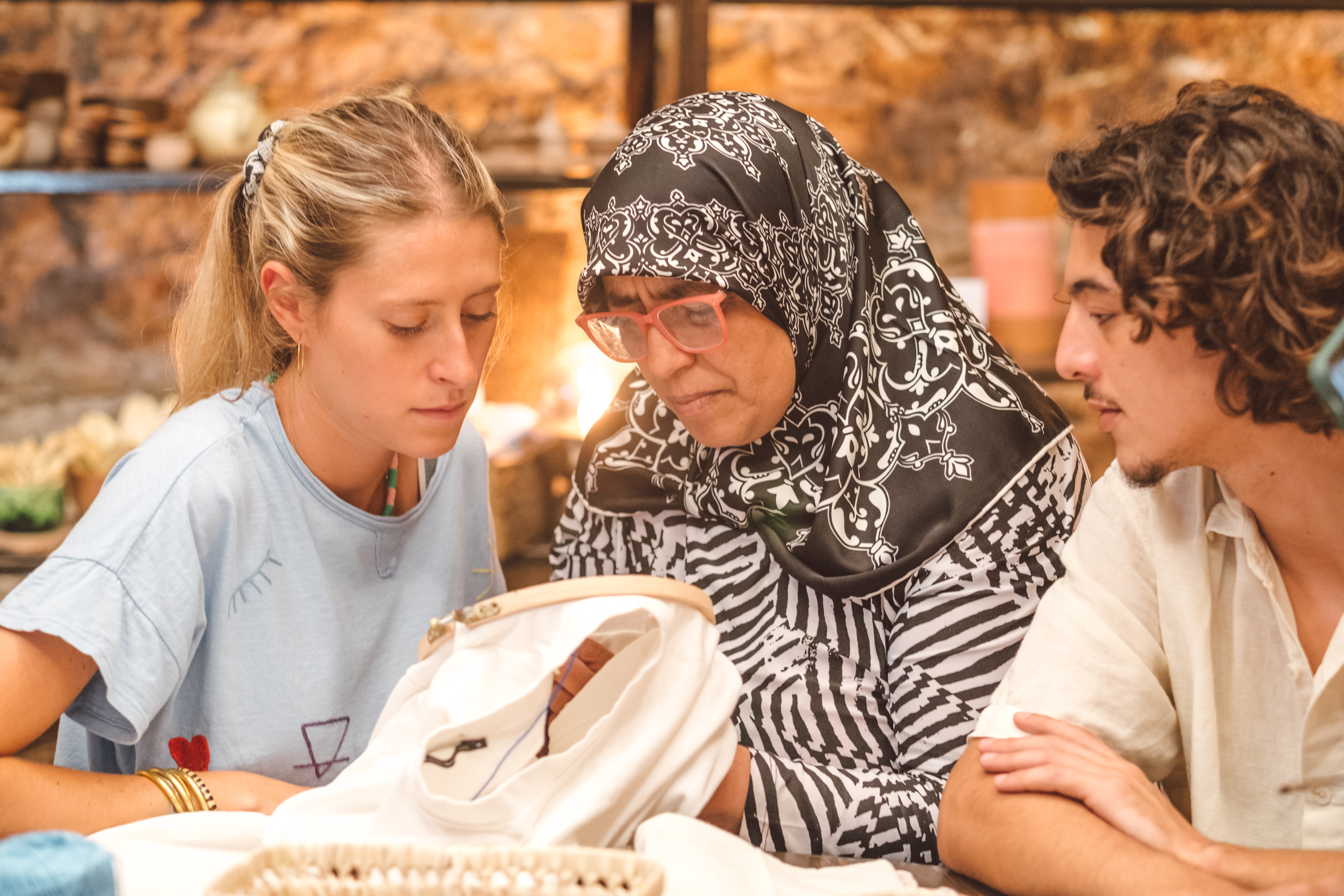 Atelier broderie solidaire - Enjoy Essaouira Atelier broderie solidaire à Essaouira