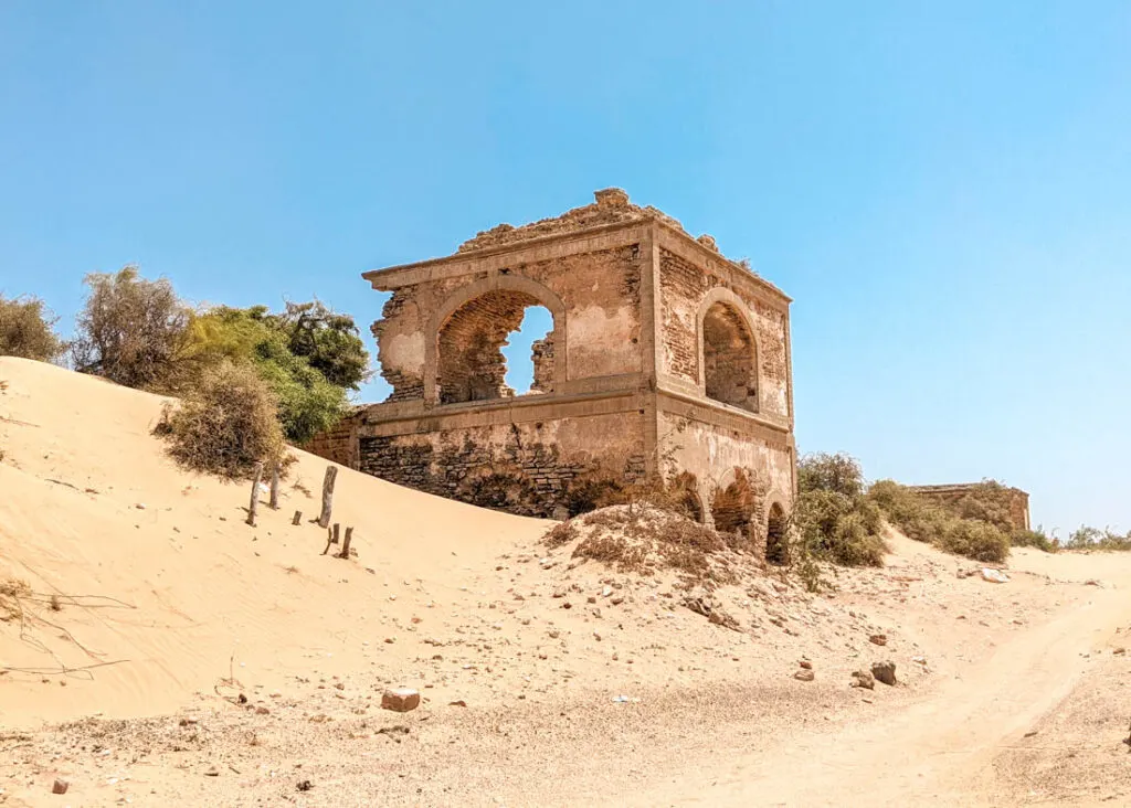 Between dunes and wadi (Castle in the Sand) - Enjoy Essaouira Between dunes and wadi (Castle in the Sand)
